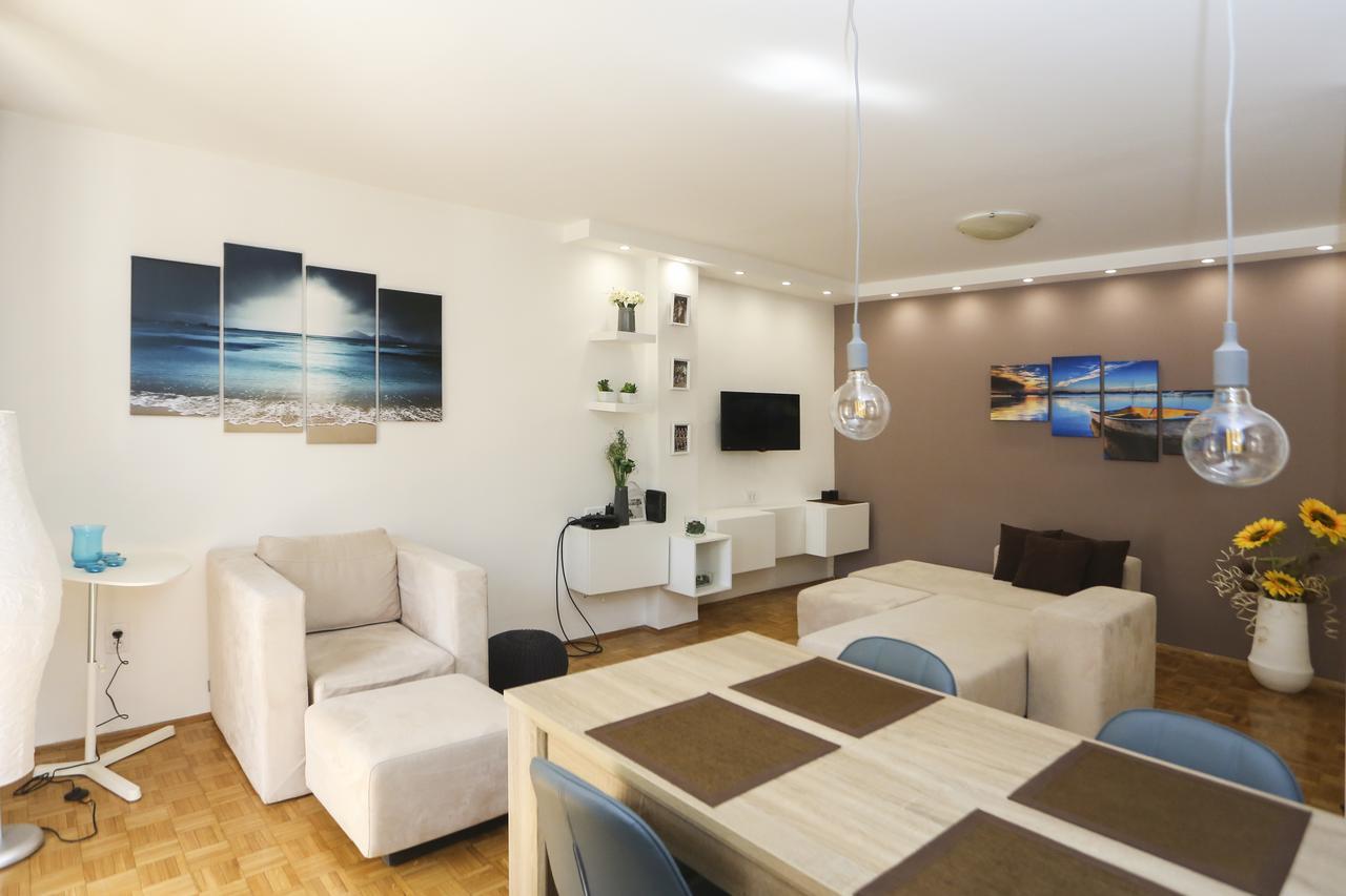 נובי סאד Modern Apartment With Free Parking מראה חיצוני תמונה