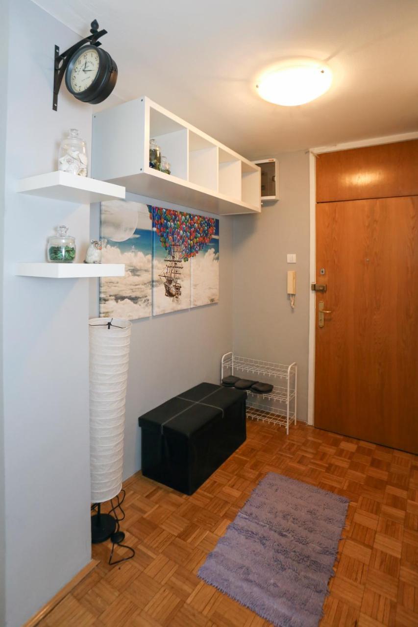 נובי סאד Modern Apartment With Free Parking מראה חיצוני תמונה